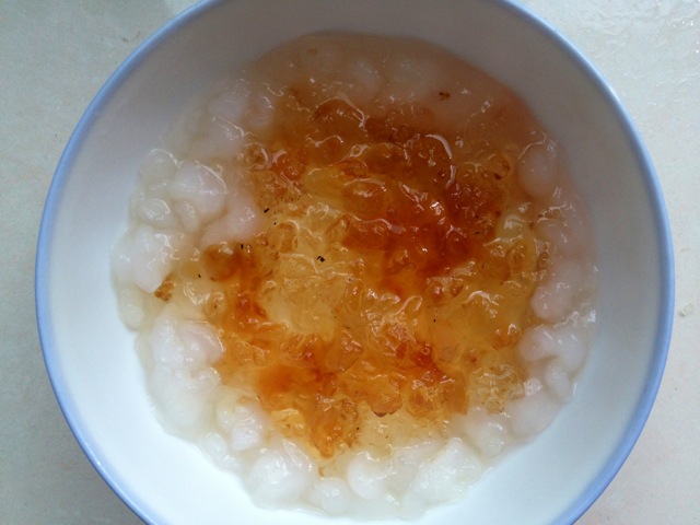 雪蛤木瓜桃膠燉奶
