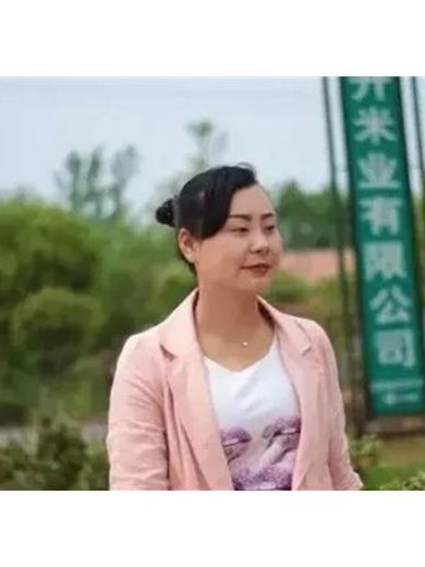 胡丹(武漢市婦聯兼職副主席、武漢東方榮升米業有限公司總經理) 胡丹(武漢市婦聯兼職副主席、武漢東方榮升米業有限公司總經理)