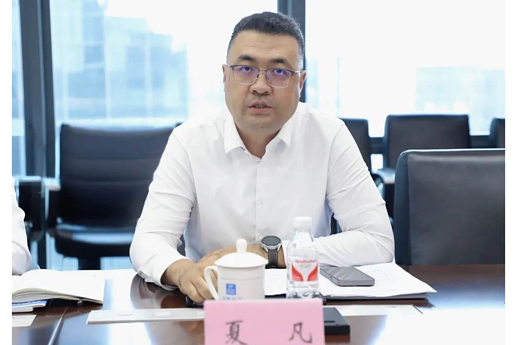 夏凡(中建電子黨委副書記、董事、總經理) 夏凡(中建電子黨委副書記、董事、總經理)