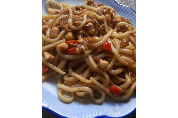 牡蠣炒烏冬 牡蠣炒烏冬