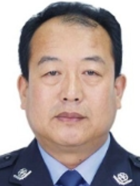 張印(內蒙古自治區錫林郭勒盟二連浩特市公安局黨委副書記、政委) 張印(內蒙古自治區錫林郭勒盟二連浩特市公安局黨委副書記、政委)