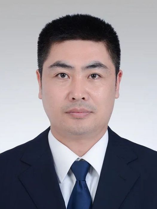 何昆(浙江省嵊州市退役軍人事務局黨組成員、副局長) 何昆(浙江省嵊州市退役軍人事務局黨組成員、副局長)