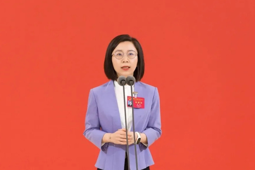 徐瓊(杭州市人大代表、上海建緯(杭州)律師事務所副主任) 徐瓊(杭州市人大代表、上海建緯(杭州)律師事務所副主任)