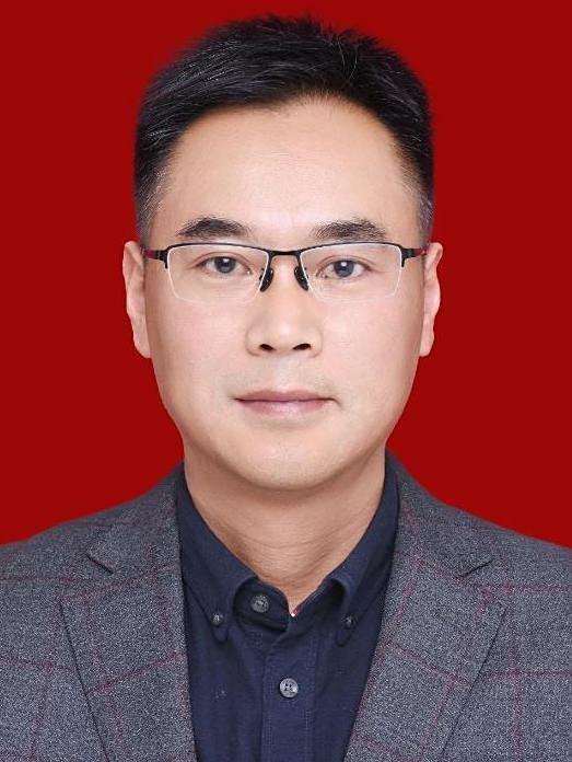 張振偉(浙江省嘉興市嘉善縣商務局副局長、二級主任科員) 張振偉(浙江省嘉興市嘉善縣商務局副局長、二級主任科員)