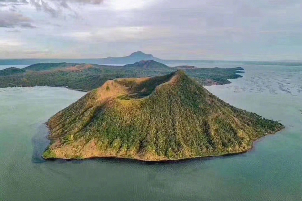 塔阿爾火山