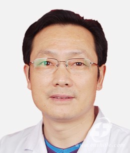 湖北民族學院附屬醫院副主任醫師鄭龍
