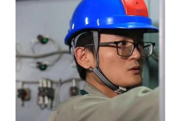 范峰(國網湖北省電力發電廠電氣二次中級工) 范峰(國網湖北省電力發電廠電氣二次中級工)