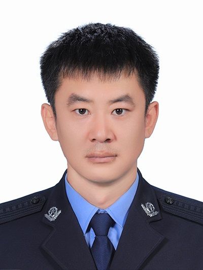 王瑞峰(內蒙古自治區鄂爾多斯市鄂托克前旗公安局刑事偵查大隊原三級輔警) 王瑞峰(內蒙古自治區鄂爾多斯市鄂托克前旗公安局刑事偵查大隊原三級輔警)