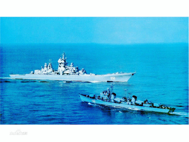 133號重慶艦與蘇聯巡洋艦對峙_日本記者拍攝