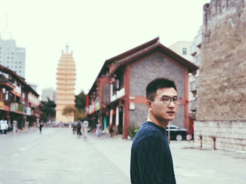 何維順 何維順