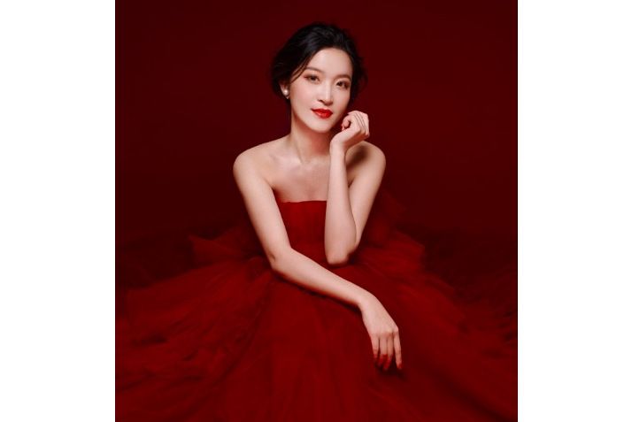鄂莞婷 鄂莞婷