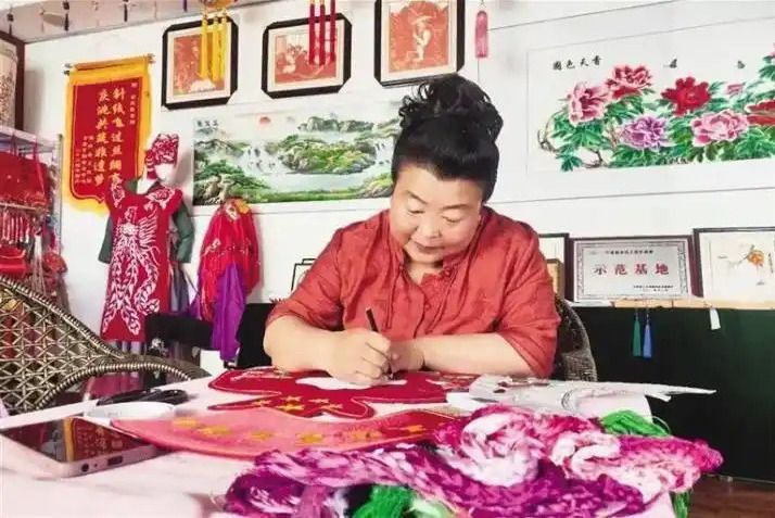 賀慶春(甘肅省民間工藝美術師) 賀慶春(甘肅省民間工藝美術師)