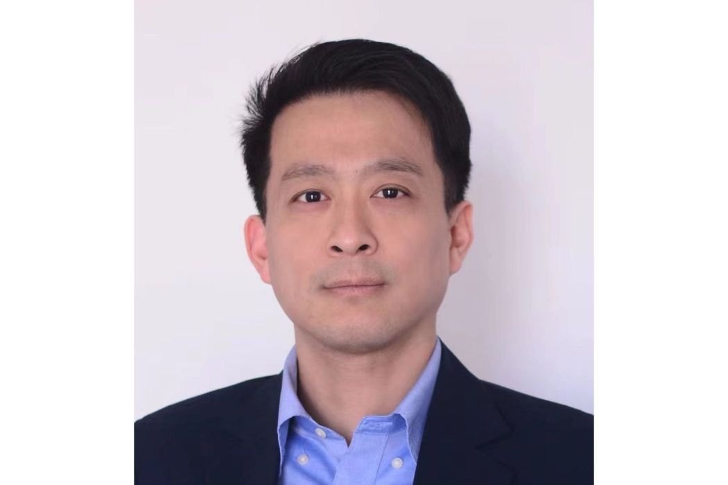 曲強(中央民族大學新聞與傳播學院副院長) 曲強(中央民族大學新聞與傳播學院副院長)