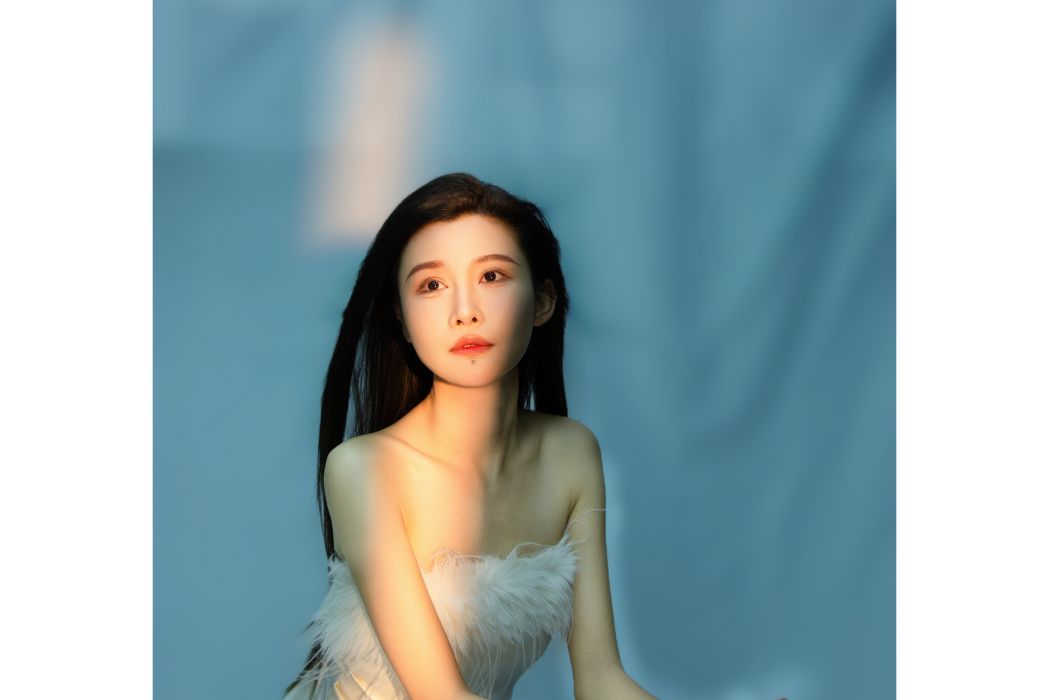 范琴白 范琴白