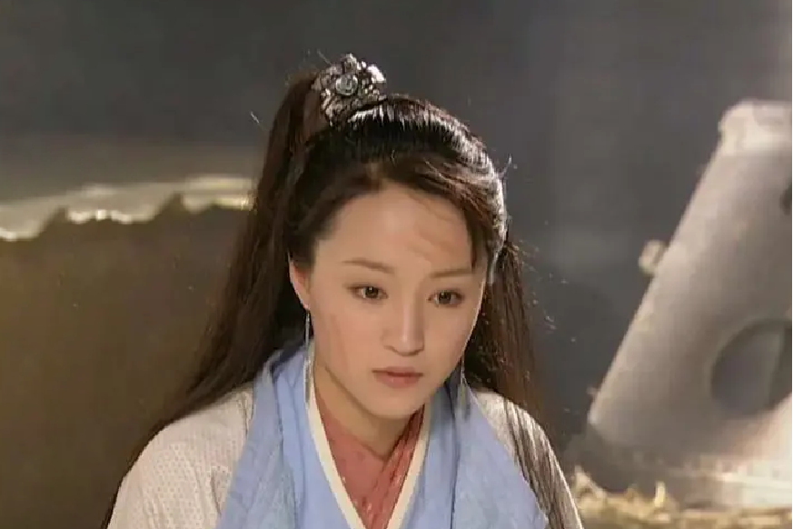 凌靜(2003年古裝武俠劇《至尊紅顏》中的角色) 凌靜(2003年古裝武俠劇《至尊紅顏》中的角色)