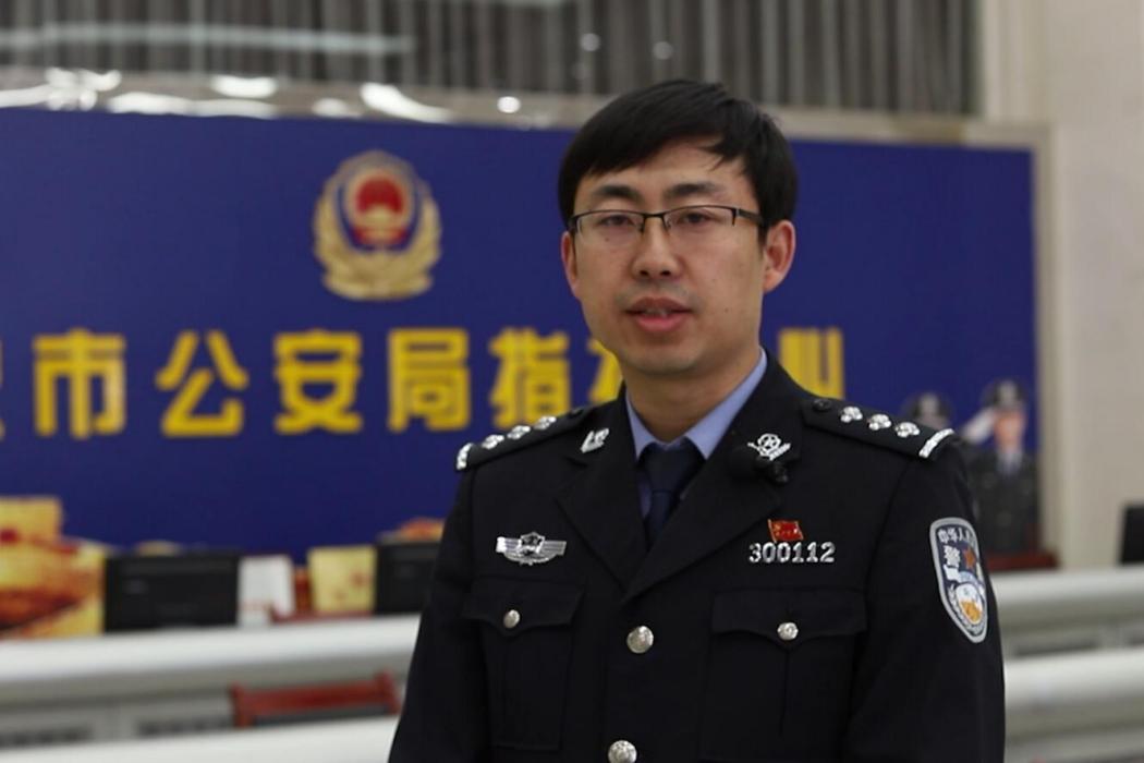 馬亞軍(吳忠市公安局指揮部調度科副科長) 馬亞軍(吳忠市公安局指揮部調度科副科長)