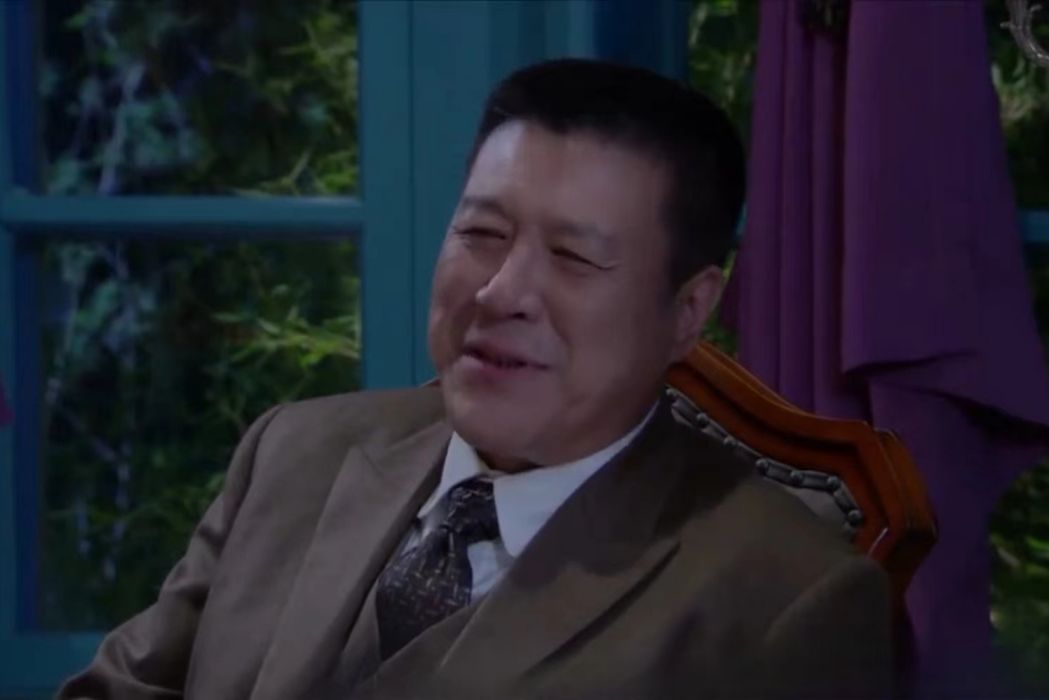 方炳坤(年代懸疑劇《玲瓏局》中的角色) 方炳坤(年代懸疑劇《玲瓏局》中的角色)