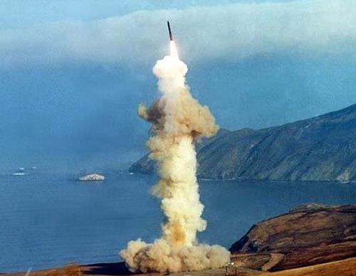 美國民兵3型洲際核飛彈發射