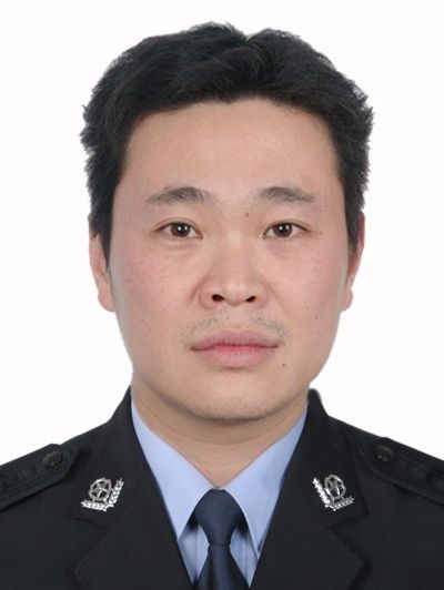 方敏(慈谿市公安局黨委委員、副局長) 方敏(慈谿市公安局黨委委員、副局長)