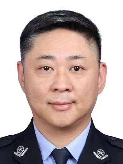 徐峰(山東省泰安市寧陽縣公安局黨委委員、副局長) 徐峰(山東省泰安市寧陽縣公安局黨委委員、副局長)