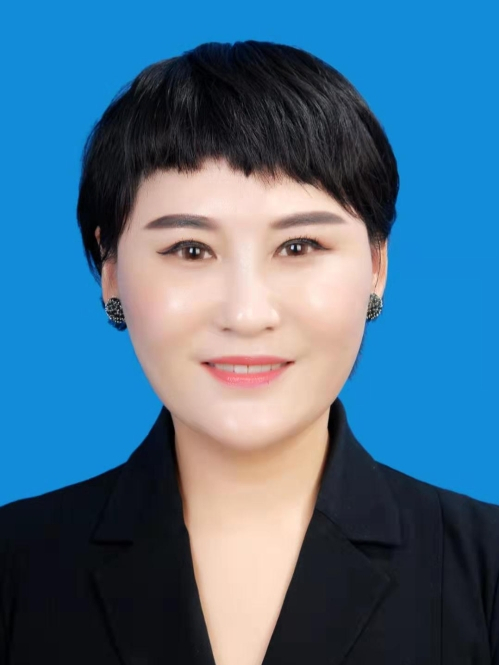 何琪華 何琪華
