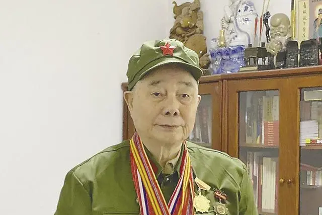 李仲國(抗美援朝老兵、益陽市延安精神研究會會長) 李仲國(抗美援朝老兵、益陽市延安精神研究會會長)