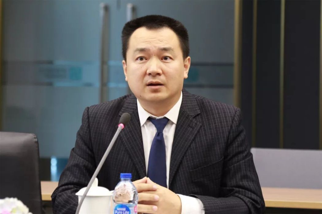 黃亮(正榮服務執行董事,行政總裁) 黃亮(正榮服務執行董事,行政總裁)