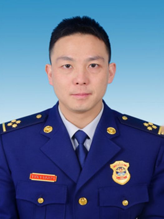 張文杰(杭州市消防支隊桐廬縣消防救援大隊政治教導員) 張文杰(杭州市消防支隊桐廬縣消防救援大隊政治教導員)