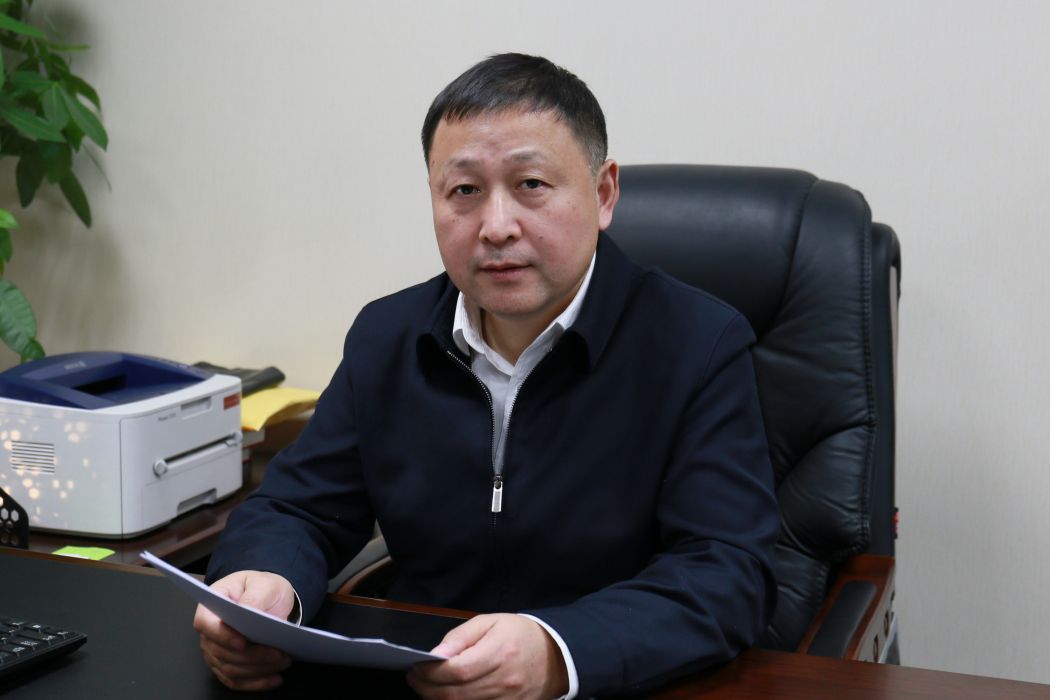 陳雲龍(中華人民共和國教育部教材局副局長) 陳雲龍(中華人民共和國教育部教材局副局長)