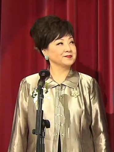劉妙蓮(時裝愛情電視劇《情越海岸線》中的角色) 劉妙蓮(時裝愛情電視劇《情越海岸線》中的角色)