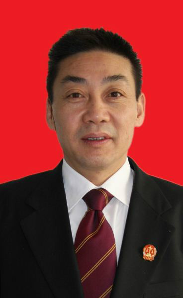 尹玉海(青海省黃南藏族自治州中級人民法院院長)