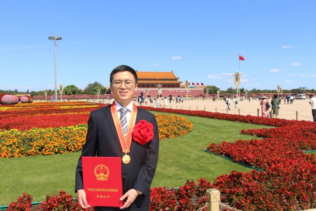 劉斌(中建第五工程局安裝工程有限公司分公司經理) 劉斌(中建第五工程局安裝工程有限公司分公司經理)