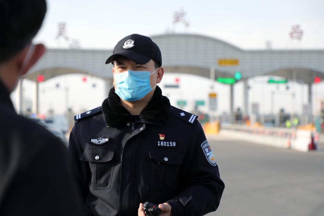 王占剛(銀川市靈武市公安局崇興派出所教導員) 王占剛(銀川市靈武市公安局崇興派出所教導員)