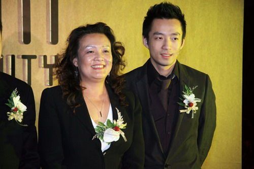汪小菲與母親