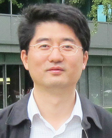 肖君(上海開放大學信息與網路管理中心主任)