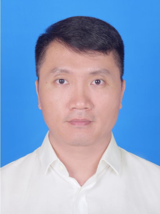 李真(暨南大學深圳校區管理委員會執行主任、黨委委員、副書記) 李真(暨南大學深圳校區管理委員會執行主任、黨委委員、副書記)