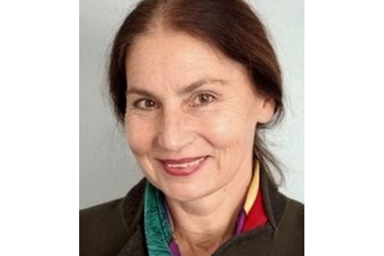 Zsuzsa Holl Zsuzsa Holl
