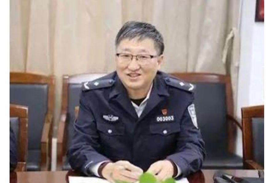 鄧雷(江蘇省南京祿口國際機場公安局原一級高級警長) 鄧雷(江蘇省南京祿口國際機場公安局原一級高級警長)