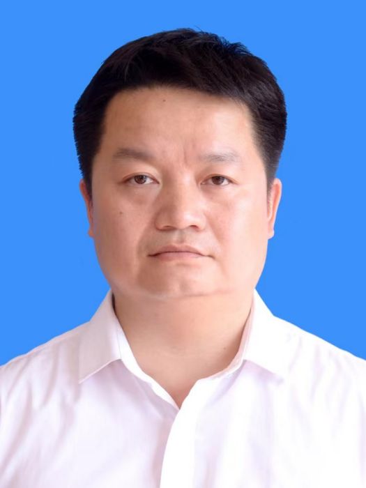 熊健(常德市住房和城鄉建設局黨組成員、總工程師) 熊健(常德市住房和城鄉建設局黨組成員、總工程師)