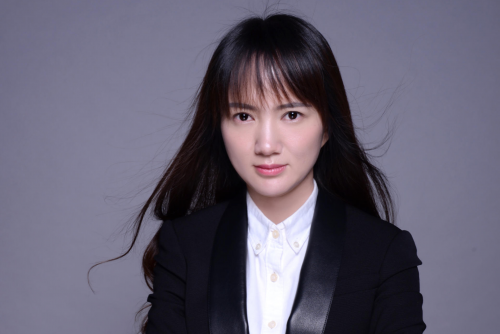 潘婕(LGD電子競技俱樂部CEO) 潘婕(LGD電子競技俱樂部CEO)
