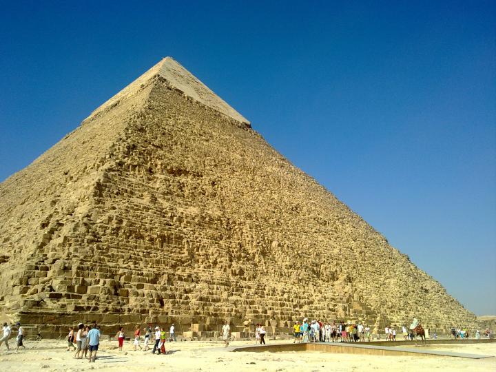 pyramid(夏芮絲·潘敏潘高的歌曲)
