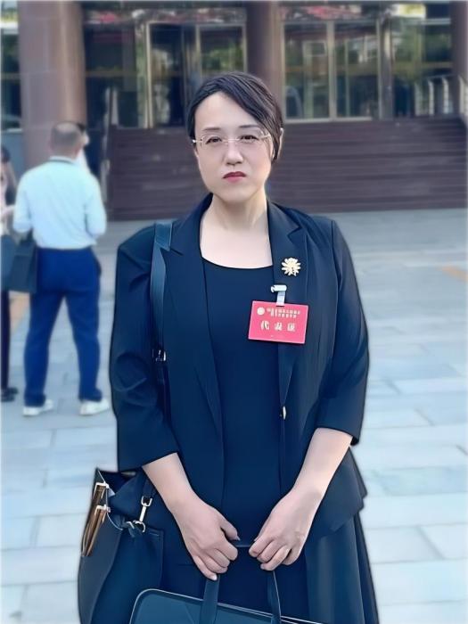 王霞(河北省殘聯副主席,省精神殘疾(孤獨症)協會主席,省兒童醫院兒童保健科(心理行為科)科室主任) 王霞(河北省殘聯副主席,省精神殘疾(孤獨症)協會主席,省兒童醫院兒童保健科(心理行為科)科室主任)
