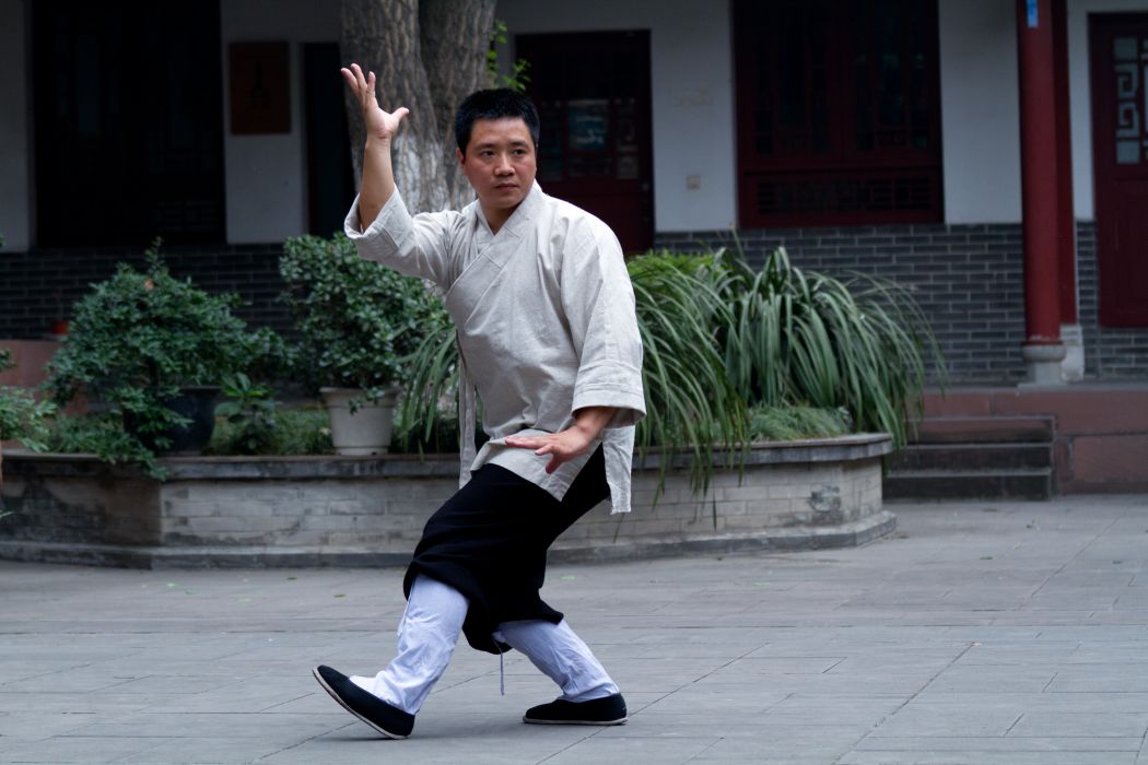 李凱(武當松溪派第十三代傳人,成都全道松溪健身服務公司負責人) 李凱(武當松溪派第十三代傳人,成都全道松溪健身服務公司負責人)