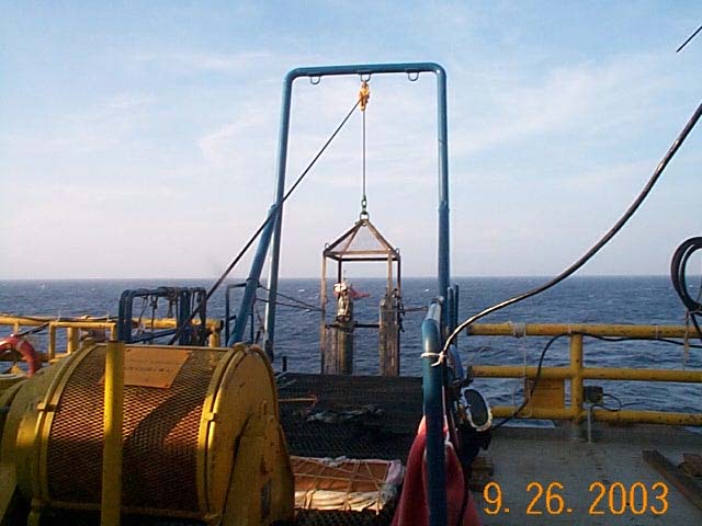 潛水吊放系統