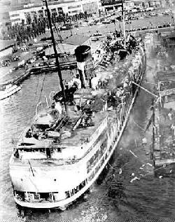 諾羅尼克”號在加拿大的多倫多碼頭起火