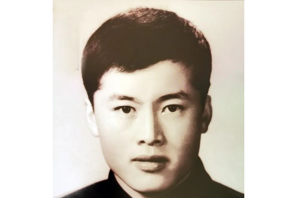 張亮(中國演員) 張亮(中國演員)