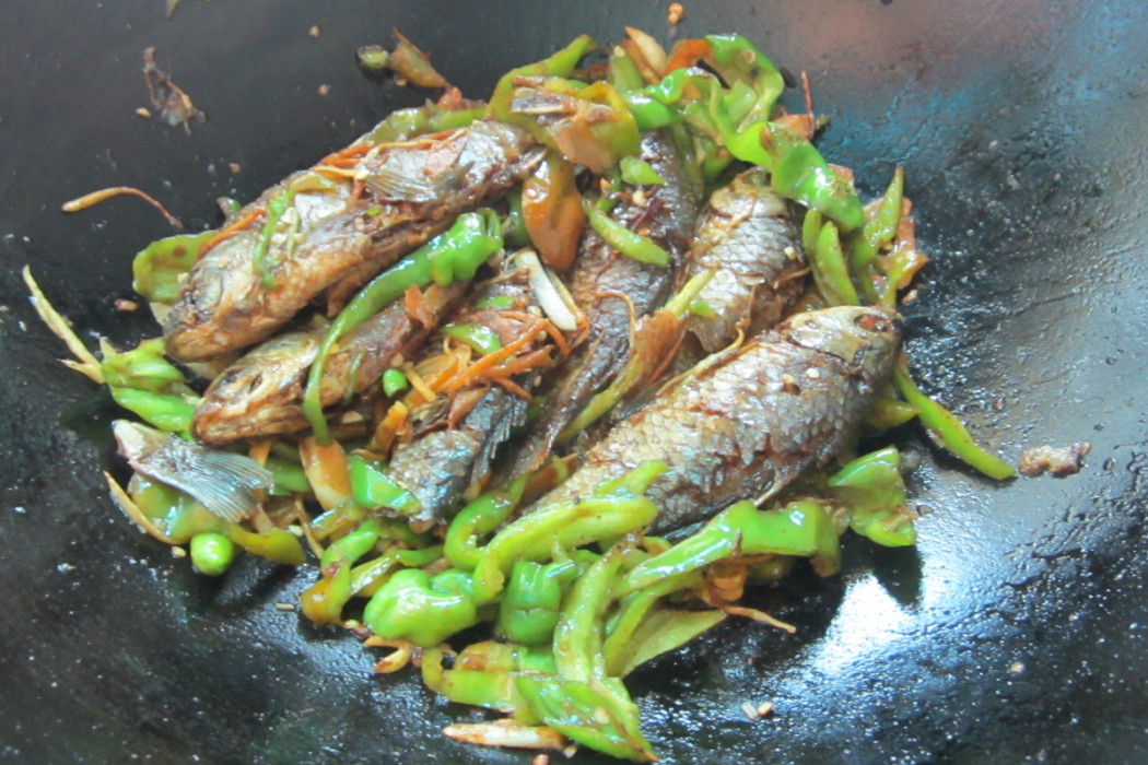青椒鯽魚 青椒鯽魚