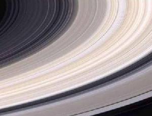 “卡西尼”照片顯示土星環色彩斑斕