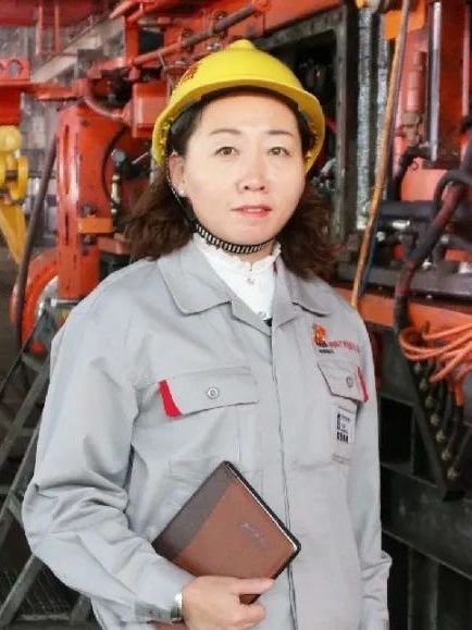 馬曉燕(第十四屆全國人大代表,陝煤集團神南產業發展有限公司副總經理) 馬曉燕(第十四屆全國人大代表,陝煤集團神南產業發展有限公司副總經理)