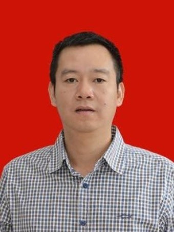 何明(浙江省桐鄉市住房和城鄉建設局副局長、黨委委員) 何明(浙江省桐鄉市住房和城鄉建設局副局長、黨委委員)